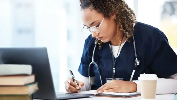 Du học Mỹ: Những điều bạn cần biết về chương trình dự bị y khoa Pre-Med