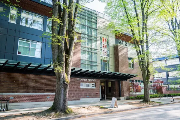 Du học Canada trường St. John's School