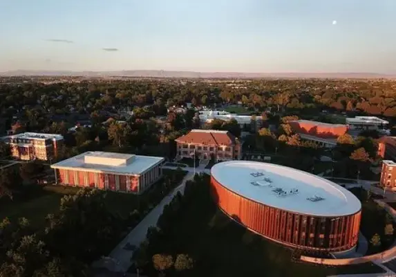 Top 100 trường cao đẳng khu vực miền Tây nước Mỹ tốt nhất năm 2026