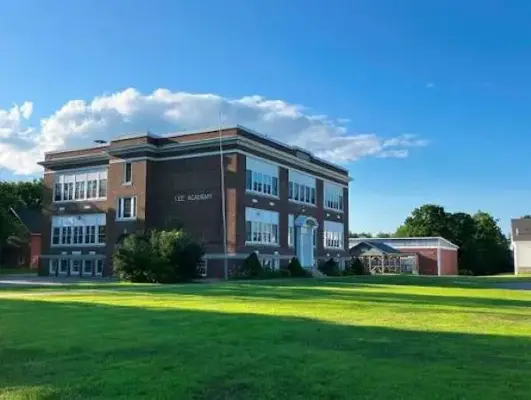 TRƯỜNG TRUNG HỌC LEE ACADEMY – BANG MAINE