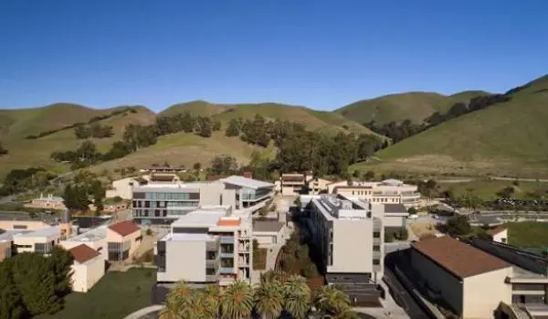 TRƯỜNG CAO ĐẲNG CỘNG ĐỒNG OHLONE COLLEGE
